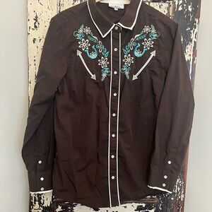 Women’s Back In The Saddle embroidered darted turquoise and Black Pearl snap top